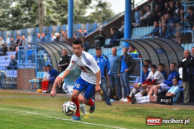 Zdjęcie w galerii na portalu naszraciborz.pl: Pierwsze zwycięstwo nowego trenera. Unia pokonała Radziechowy-Wieprz wiadomości z regionu