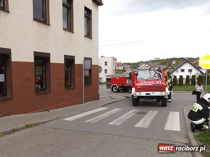 Zdjęcie w galerii na portalu naszraciborz.pl: Kolejne ćwiczenia jednostek OSP - tym razem fikcyjnie paliła się szkoła w Brzeziu wiadomości z regionu