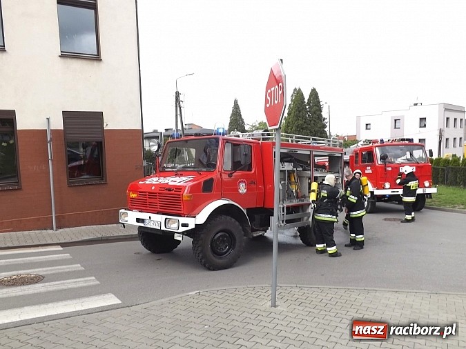 Zdjęcie w galerii na portalu naszraciborz.pl: Kolejne ćwiczenia jednostek OSP - tym razem fikcyjnie paliła się szkoła w Brzeziu wiadomości z regionu
