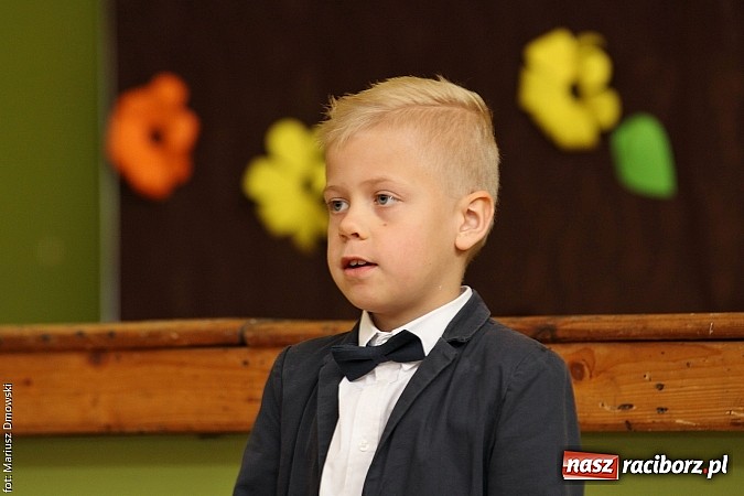 Zdjęcie w galerii na portalu naszraciborz.pl: Konkurs Recytacji w ramach Powiatowego Festiwalu Twórczości Artystycznej wiadomości z regionu