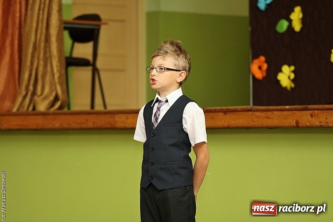 Zdjęcie w galerii na portalu naszraciborz.pl: Konkurs Recytacji w ramach Powiatowego Festiwalu Twórczości Artystycznej wiadomości z regionu
