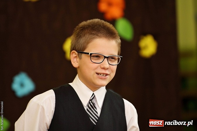 Zdjęcie w galerii na portalu naszraciborz.pl: Konkurs Recytacji w ramach Powiatowego Festiwalu Twórczości Artystycznej wiadomości z regionu