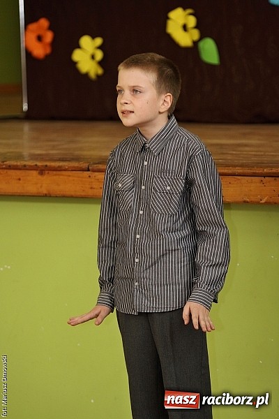 Zdjęcie w galerii na portalu naszraciborz.pl: Konkurs Recytacji w ramach Powiatowego Festiwalu Twórczości Artystycznej wiadomości z regionu