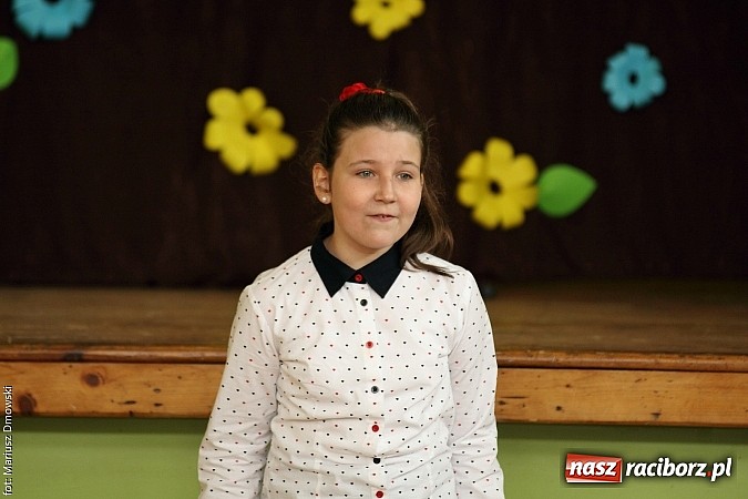 Zdjęcie w galerii na portalu naszraciborz.pl: Konkurs Recytacji w ramach Powiatowego Festiwalu Twórczości Artystycznej wiadomości z regionu