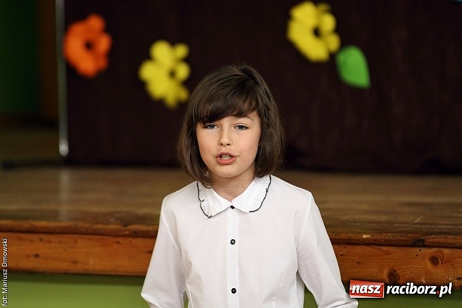 Zdjęcie w galerii na portalu naszraciborz.pl: Konkurs Recytacji w ramach Powiatowego Festiwalu Twórczości Artystycznej wiadomości z regionu
