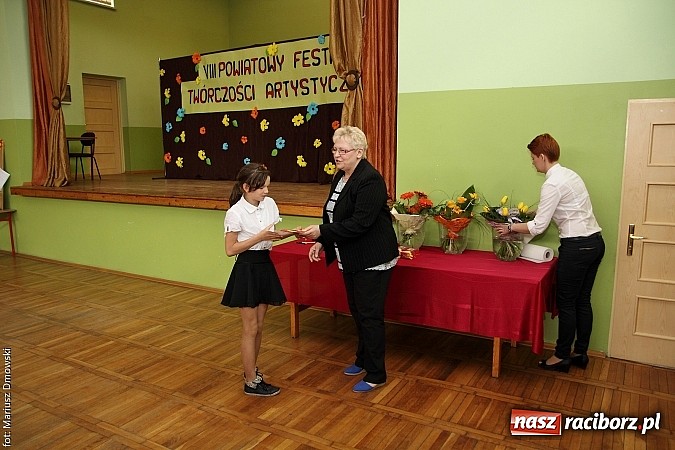 Zdjęcie w galerii na portalu naszraciborz.pl: Konkurs Recytacji w ramach Powiatowego Festiwalu Twórczości Artystycznej wiadomości z regionu