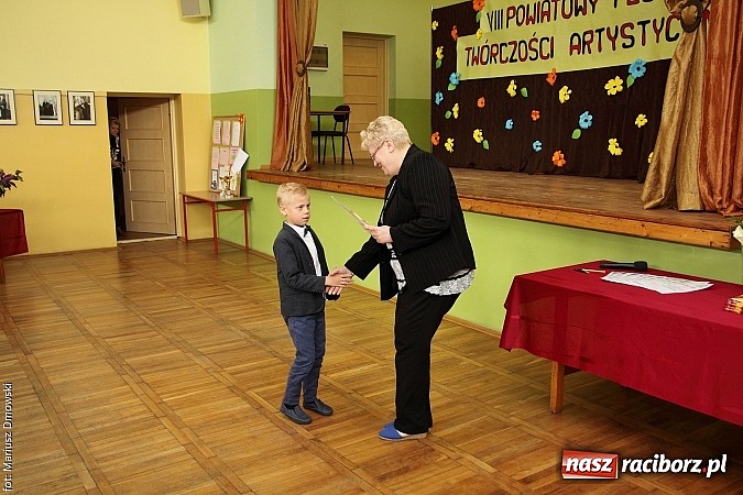 Zdjęcie w galerii na portalu naszraciborz.pl: Konkurs Recytacji w ramach Powiatowego Festiwalu Twórczości Artystycznej wiadomości z regionu