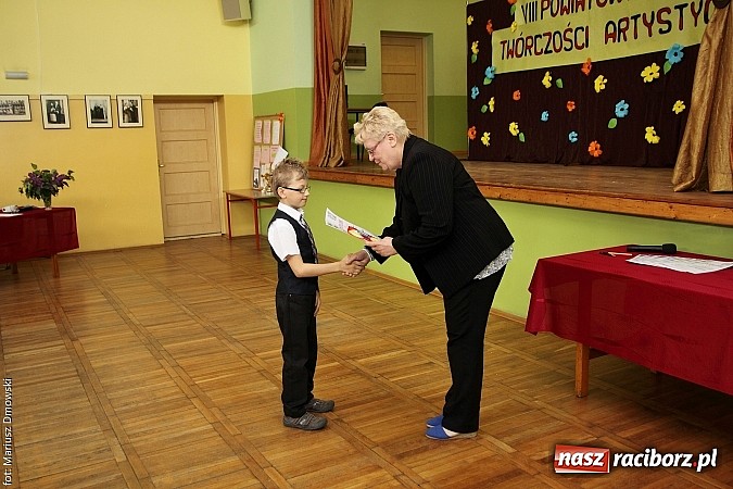 Zdjęcie w galerii na portalu naszraciborz.pl: Konkurs Recytacji w ramach Powiatowego Festiwalu Twórczości Artystycznej wiadomości z regionu