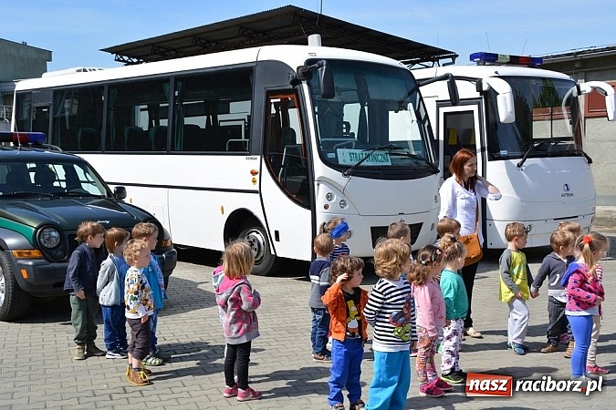 Zdjęcie w galerii na portalu naszraciborz.pl: Spotkanie z przedszkolakami w ramach akcji Blaskiem chronieni wiadomości z regionu