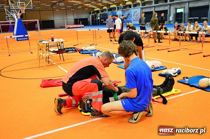 Zdjęcie w galerii na portalu naszraciborz.pl: Żołnierska przeprawa w raciborskim SMS wiadomości z regionu