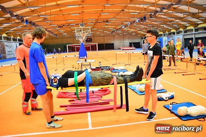 Zdjęcie w galerii na portalu naszraciborz.pl: Żołnierska przeprawa w raciborskim SMS wiadomości z regionu