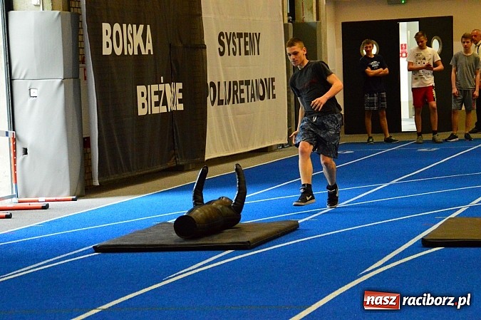 Zdjęcie w galerii na portalu naszraciborz.pl: Żołnierska przeprawa w raciborskim SMS wiadomości z regionu