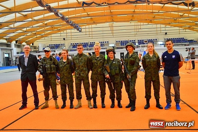 Zdjęcie w galerii na portalu naszraciborz.pl: Żołnierska przeprawa w raciborskim SMS wiadomości z regionu