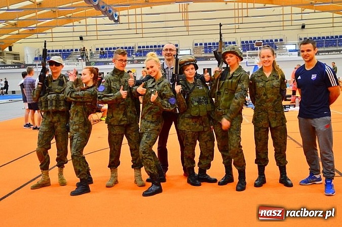 Zdjęcie w galerii na portalu naszraciborz.pl: Żołnierska przeprawa w raciborskim SMS wiadomości z regionu