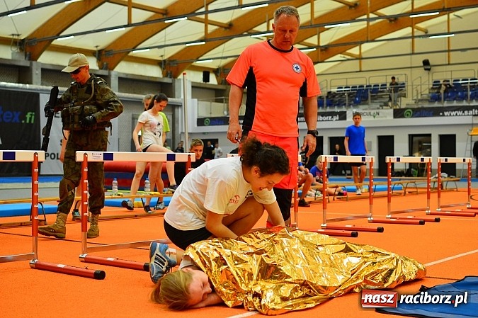 Zdjęcie w galerii na portalu naszraciborz.pl: Żołnierska przeprawa w raciborskim SMS wiadomości z regionu