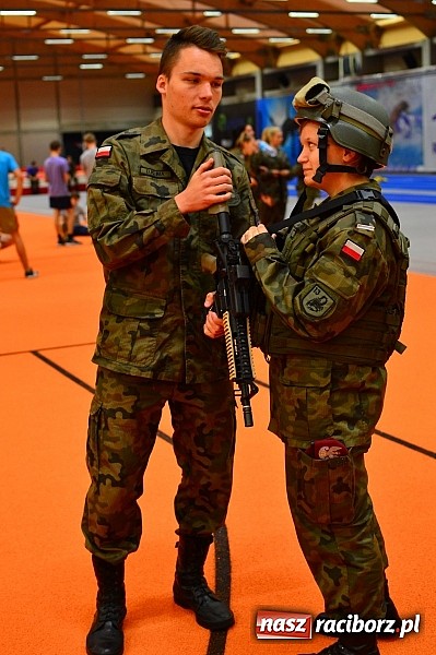 Zdjęcie w galerii na portalu naszraciborz.pl: Żołnierska przeprawa w raciborskim SMS wiadomości z regionu