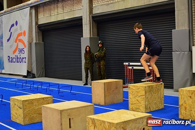 Zdjęcie w galerii na portalu naszraciborz.pl: Żołnierska przeprawa w raciborskim SMS wiadomości z regionu