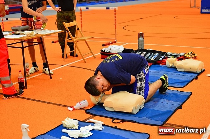 Zdjęcie w galerii na portalu naszraciborz.pl: Żołnierska przeprawa w raciborskim SMS wiadomości z regionu