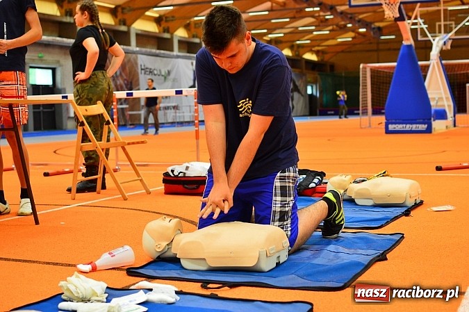 Zdjęcie w galerii na portalu naszraciborz.pl: Żołnierska przeprawa w raciborskim SMS wiadomości z regionu