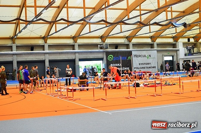 Zdjęcie w galerii na portalu naszraciborz.pl: Żołnierska przeprawa w raciborskim SMS wiadomości z regionu