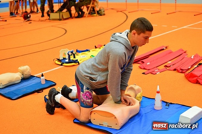 Zdjęcie w galerii na portalu naszraciborz.pl: Żołnierska przeprawa w raciborskim SMS wiadomości z regionu