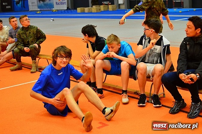 Zdjęcie w galerii na portalu naszraciborz.pl: Żołnierska przeprawa w raciborskim SMS wiadomości z regionu