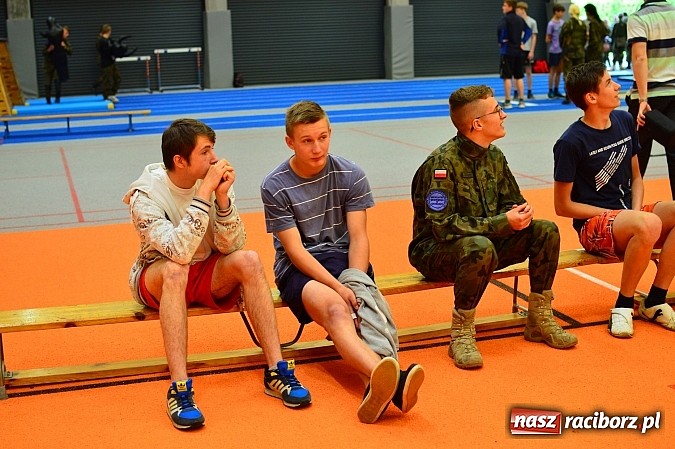 Zdjęcie w galerii na portalu naszraciborz.pl: Żołnierska przeprawa w raciborskim SMS wiadomości z regionu