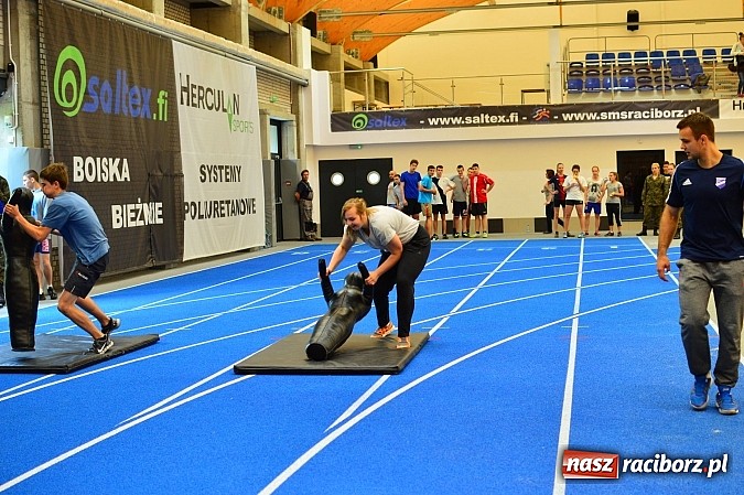 Zdjęcie w galerii na portalu naszraciborz.pl: Żołnierska przeprawa w raciborskim SMS wiadomości z regionu