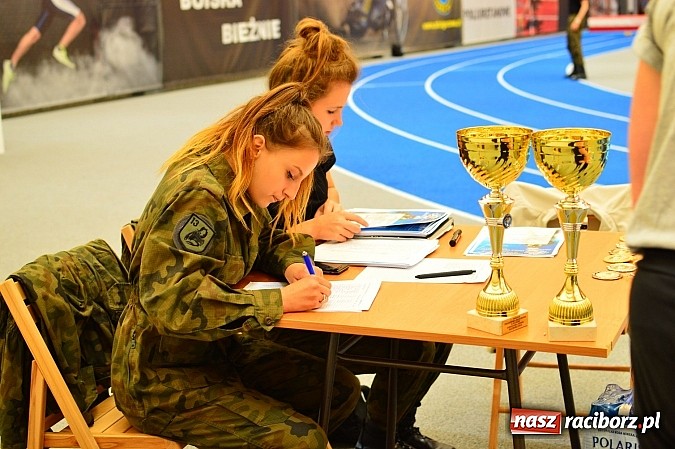 Zdjęcie w galerii na portalu naszraciborz.pl: Żołnierska przeprawa w raciborskim SMS wiadomości z regionu