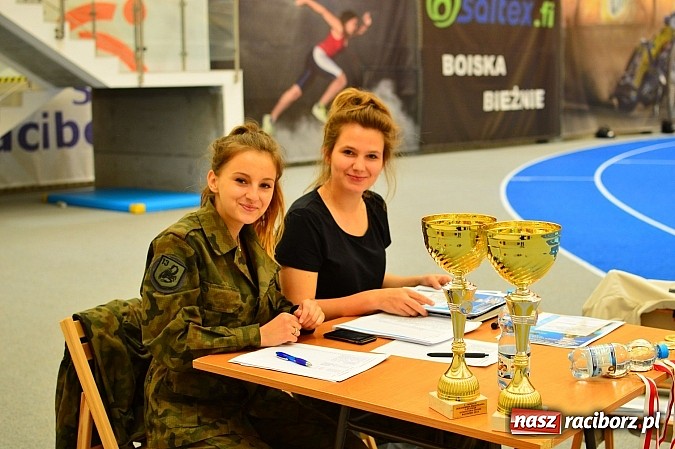 Zdjęcie w galerii na portalu naszraciborz.pl: Żołnierska przeprawa w raciborskim SMS wiadomości z regionu