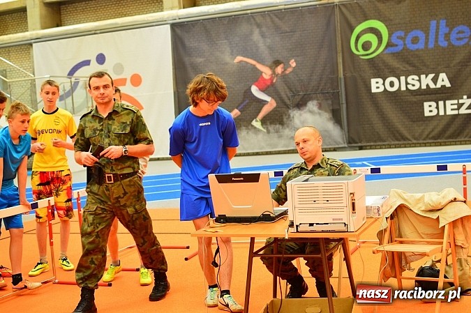 Zdjęcie w galerii na portalu naszraciborz.pl: Żołnierska przeprawa w raciborskim SMS wiadomości z regionu