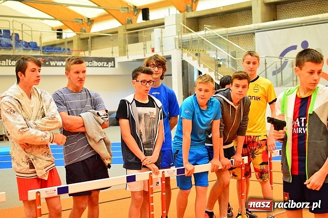 Zdjęcie w galerii na portalu naszraciborz.pl: Żołnierska przeprawa w raciborskim SMS wiadomości z regionu