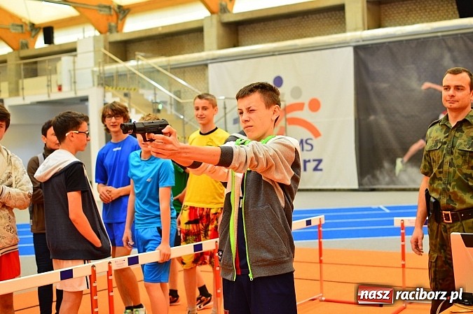 Zdjęcie w galerii na portalu naszraciborz.pl: Żołnierska przeprawa w raciborskim SMS wiadomości z regionu