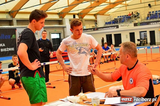 Zdjęcie w galerii na portalu naszraciborz.pl: Żołnierska przeprawa w raciborskim SMS wiadomości z regionu