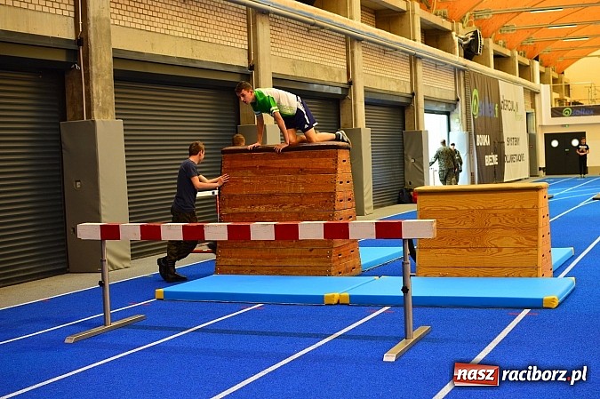 Zdjęcie w galerii na portalu naszraciborz.pl: Żołnierska przeprawa w raciborskim SMS wiadomości z regionu