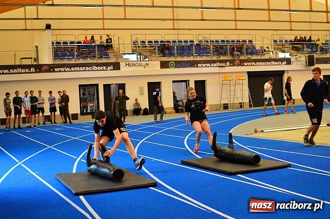 Zdjęcie w galerii na portalu naszraciborz.pl: Żołnierska przeprawa w raciborskim SMS wiadomości z regionu