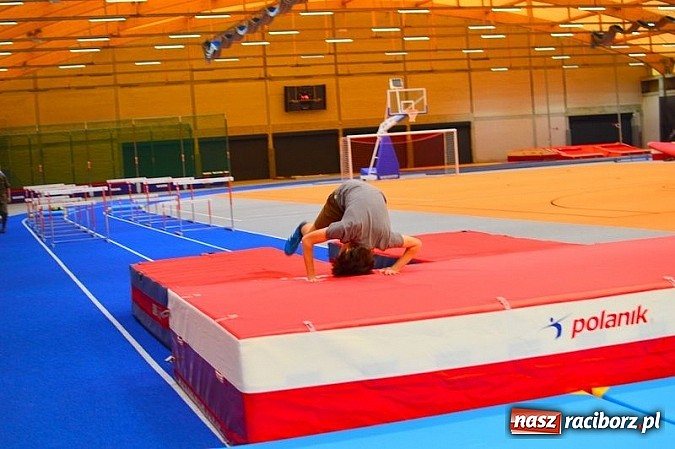 Zdjęcie w galerii na portalu naszraciborz.pl: Żołnierska przeprawa w raciborskim SMS wiadomości z regionu