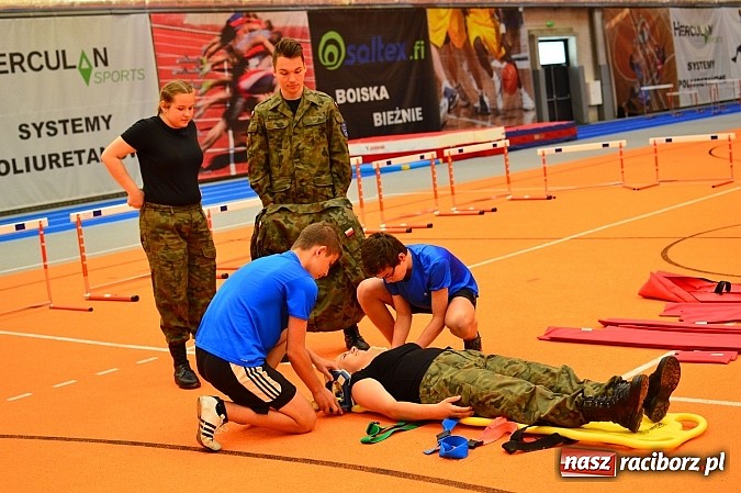 Zdjęcie w galerii na portalu naszraciborz.pl: Żołnierska przeprawa w raciborskim SMS wiadomości z regionu