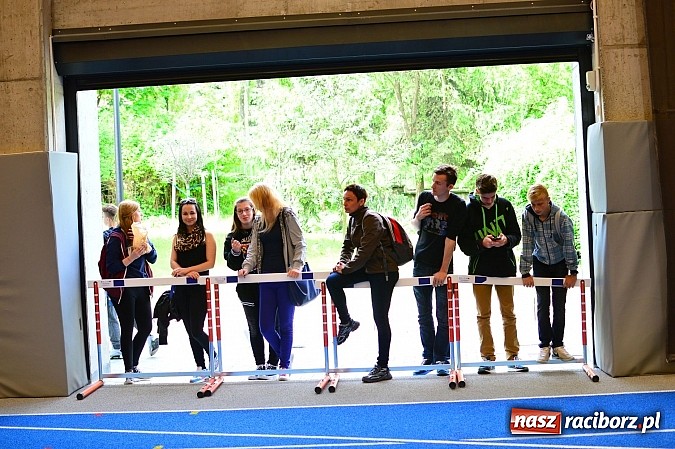 Zdjęcie w galerii na portalu naszraciborz.pl: Żołnierska przeprawa w raciborskim SMS wiadomości z regionu