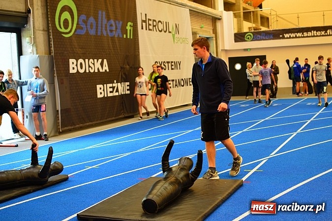 Zdjęcie w galerii na portalu naszraciborz.pl: Żołnierska przeprawa w raciborskim SMS wiadomości z regionu