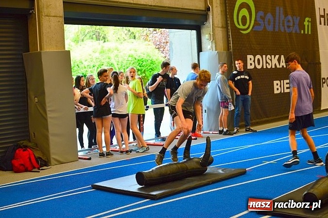 Zdjęcie w galerii na portalu naszraciborz.pl: Żołnierska przeprawa w raciborskim SMS wiadomości z regionu