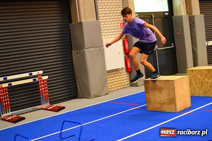 Zdjęcie w galerii na portalu naszraciborz.pl: Żołnierska przeprawa w raciborskim SMS wiadomości z regionu