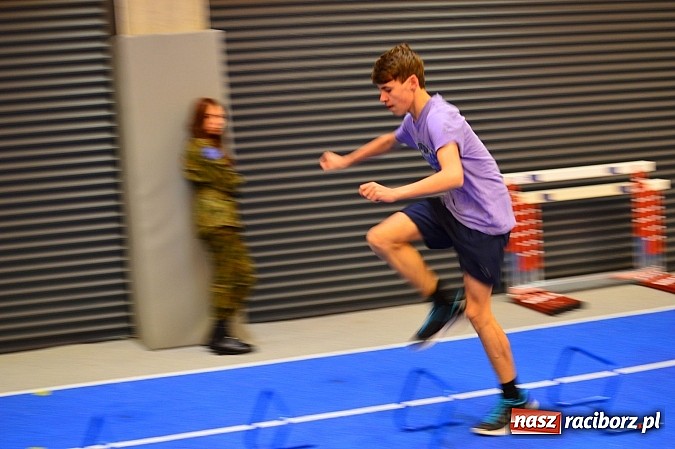 Zdjęcie w galerii na portalu naszraciborz.pl: Żołnierska przeprawa w raciborskim SMS wiadomości z regionu