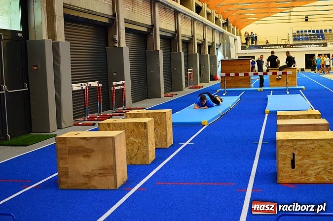 Zdjęcie w galerii na portalu naszraciborz.pl: Żołnierska przeprawa w raciborskim SMS wiadomości z regionu