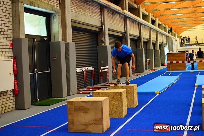 Zdjęcie w galerii na portalu naszraciborz.pl: Żołnierska przeprawa w raciborskim SMS wiadomości z regionu