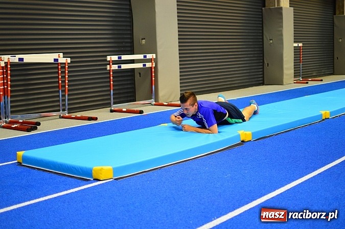 Zdjęcie w galerii na portalu naszraciborz.pl: Żołnierska przeprawa w raciborskim SMS wiadomości z regionu