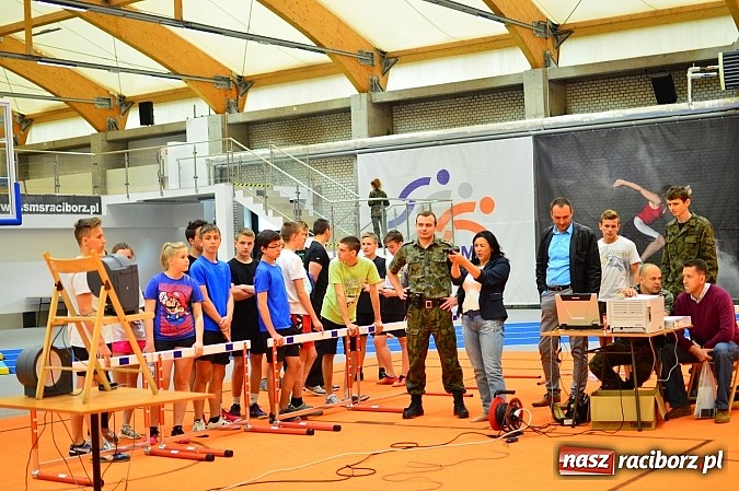 Zdjęcie w galerii na portalu naszraciborz.pl: Żołnierska przeprawa w raciborskim SMS wiadomości z regionu