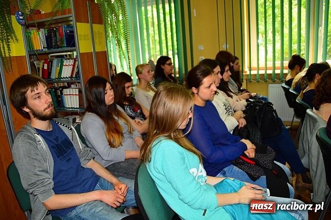 Zdjęcie w galerii na portalu naszraciborz.pl: Joanna Kapica-Curzytek w PWSZ wiadomości z regionu