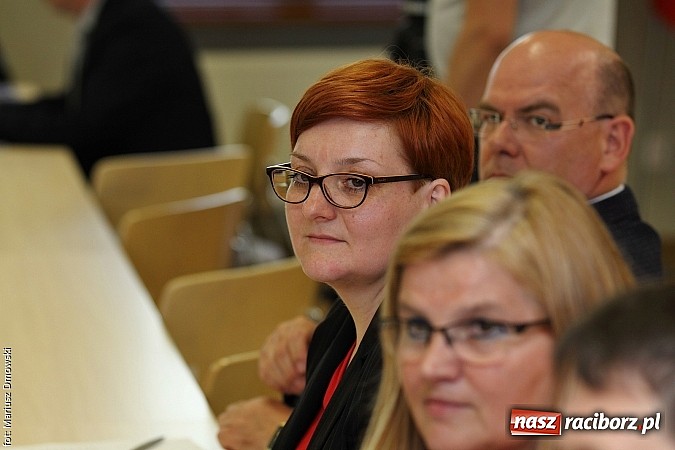 Zdjęcie w galerii na portalu naszraciborz.pl: Starosta znów jest radnym. Rada znów pracuje  wiadomości z regionu