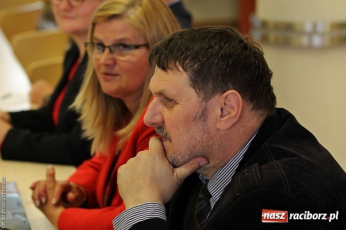 Zdjęcie w galerii na portalu naszraciborz.pl: Starosta znów jest radnym. Rada znów pracuje  wiadomości z regionu